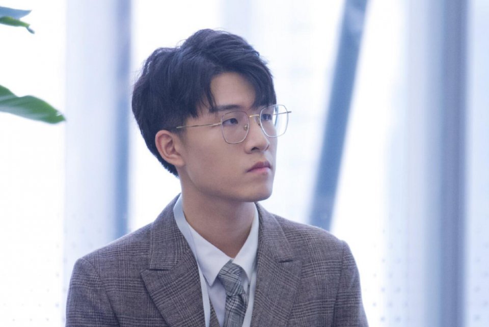 刘煜成开始"骁化",一句话让王骁的"凡尔赛"成了班门弄斧