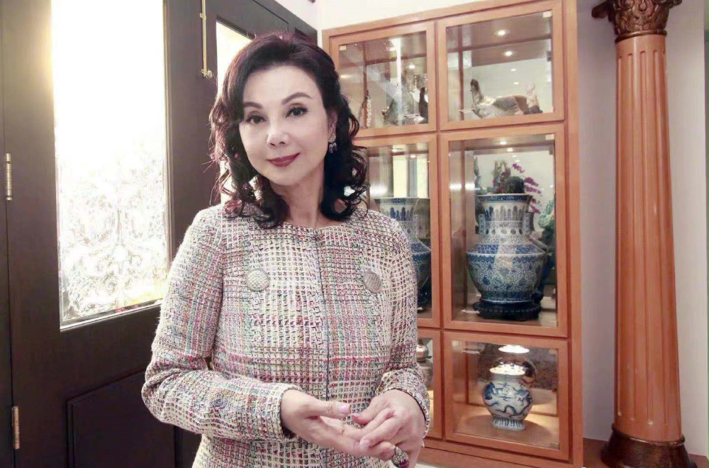 被确诊11天后64岁谢玲玲被传病危离婚后身价过亿仍单身