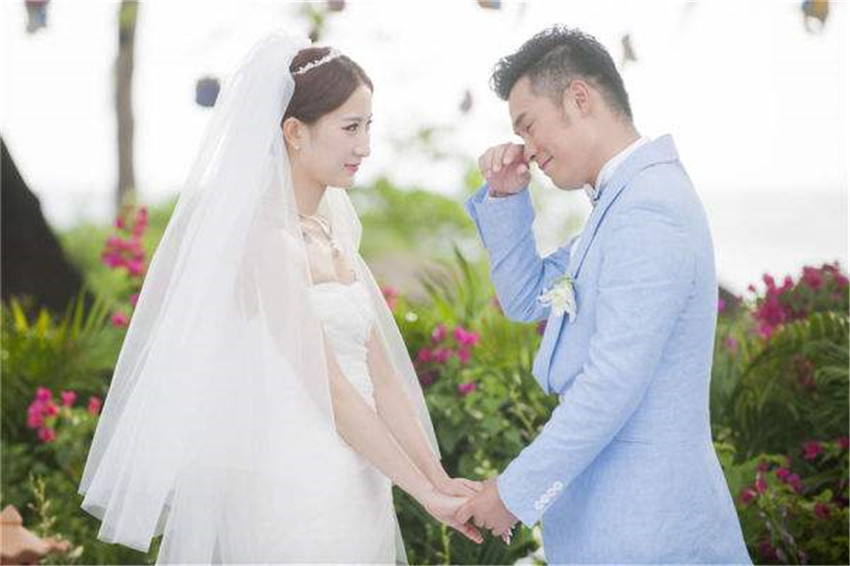 陈赫老婆张子萱结婚照图片