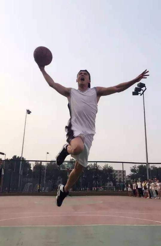 "肌肉硬汉"杨烁:千人千面,健身20年,行走的荷尔蒙