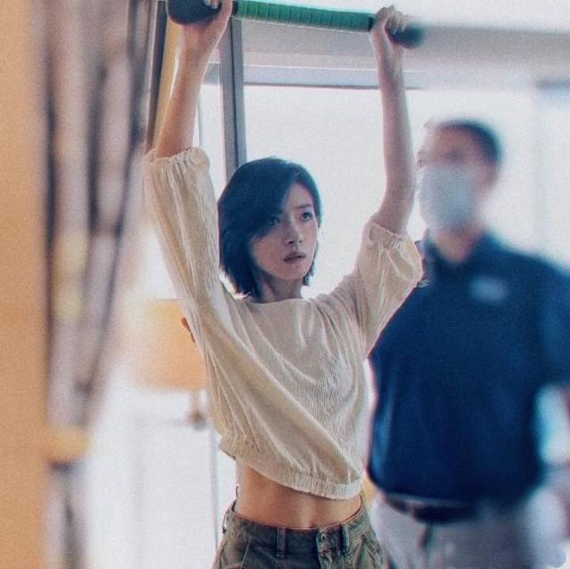 热爱运动的万茜,不仅自己动起来,还能带动粉丝们运动起来,不愧是宝藏