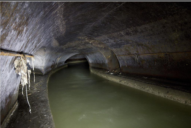 世界最大"地下城",6000多人以下水道为家,像老鼠一样偷生