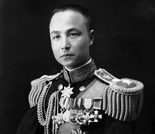 1935年国民政府授衔,九位一级上将中,他的身份独一无二