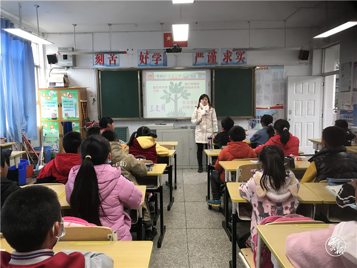 昆明西山区观音山中心学校 宪法进学校护航青少年 腾讯新闻