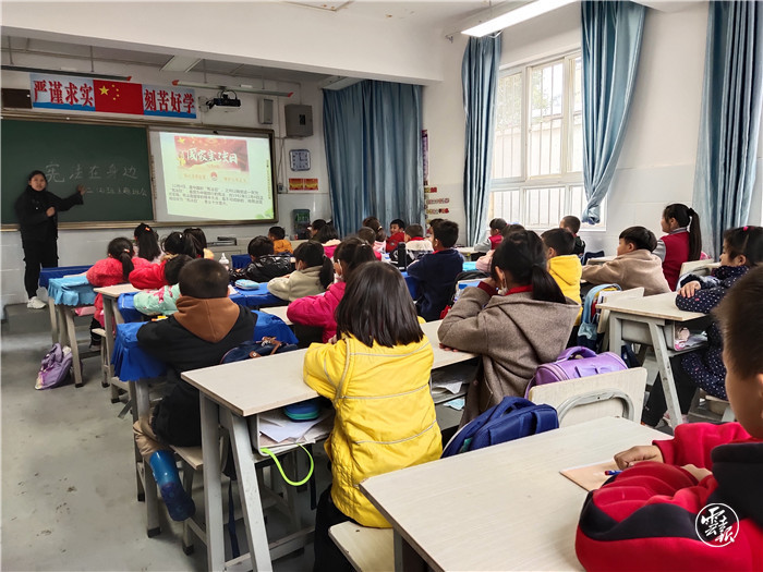 昆明西山区观音山中心学校 宪法进学校护航青少年 腾讯新闻