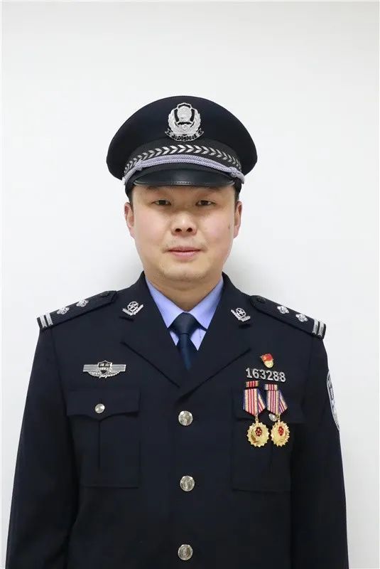 全省最美政务民辅警网络投票已开启请为龙山公安民辅警投票