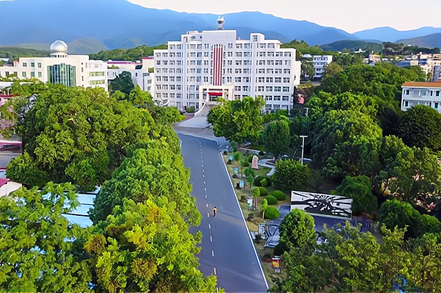 龙岩成绩突出的3所高中 武平一中排名第三 第一名花落谁家 长汀县 武平一中 龙岩 第一中学 高考 福建 武平县