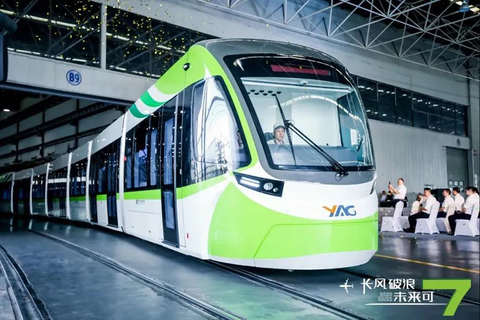 首列车辆运抵,s1卫星厅进入内装 昆明首条有轨电车线路预计明年开通