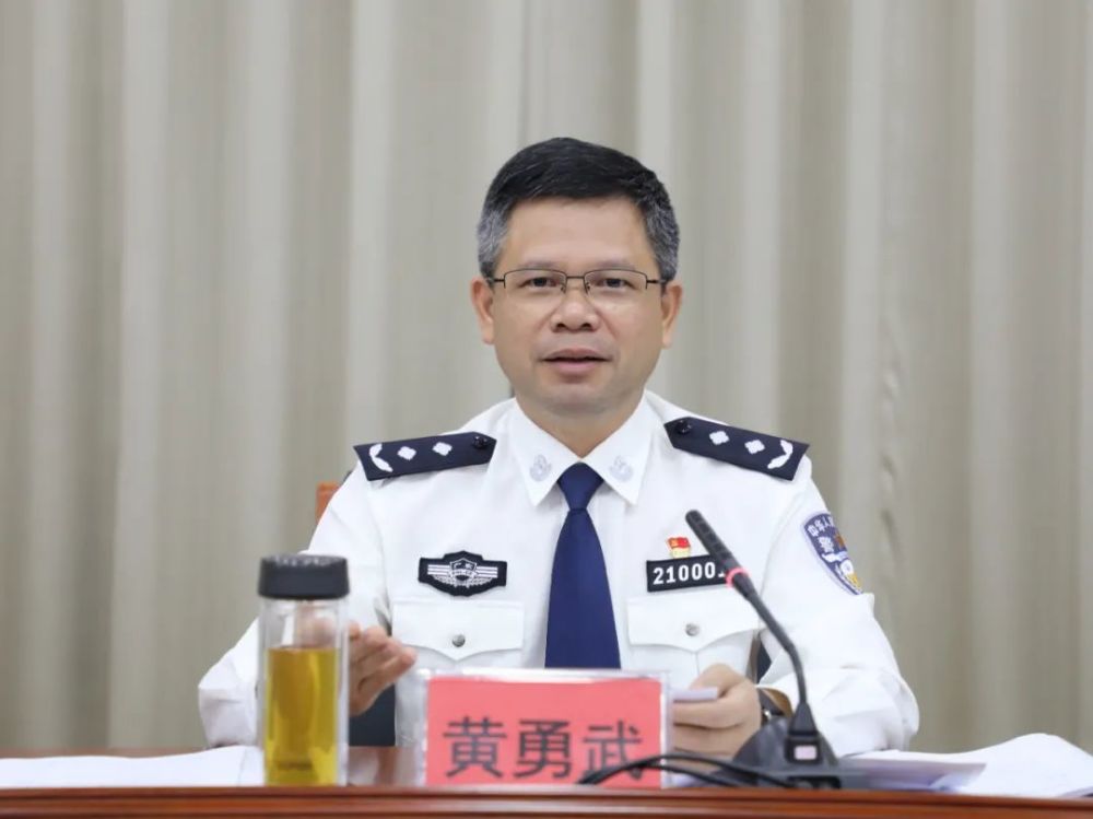 湛江公安"铁拳"出击 打击成效再添战果