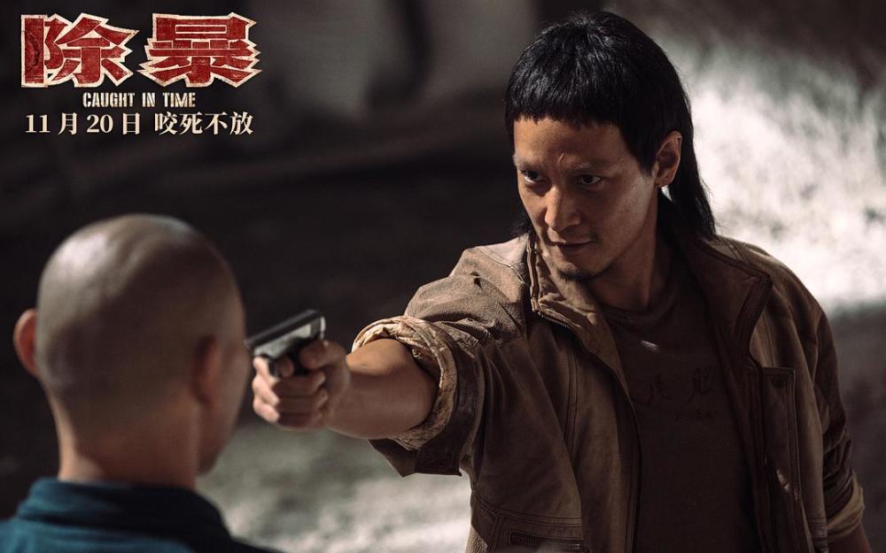 因帅出名的吴彦祖第一次因为老和丑出了名