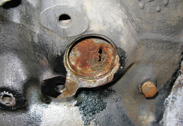 就会膨胀,冬天气温低的时候水结冰很容易把散热器或者发动机给胀坏