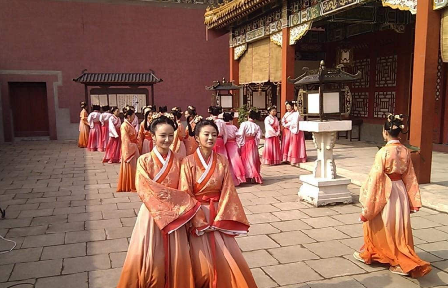 1542年,嘉靖皇帝干了什么,宫女为何要勒死他?_腾讯新闻