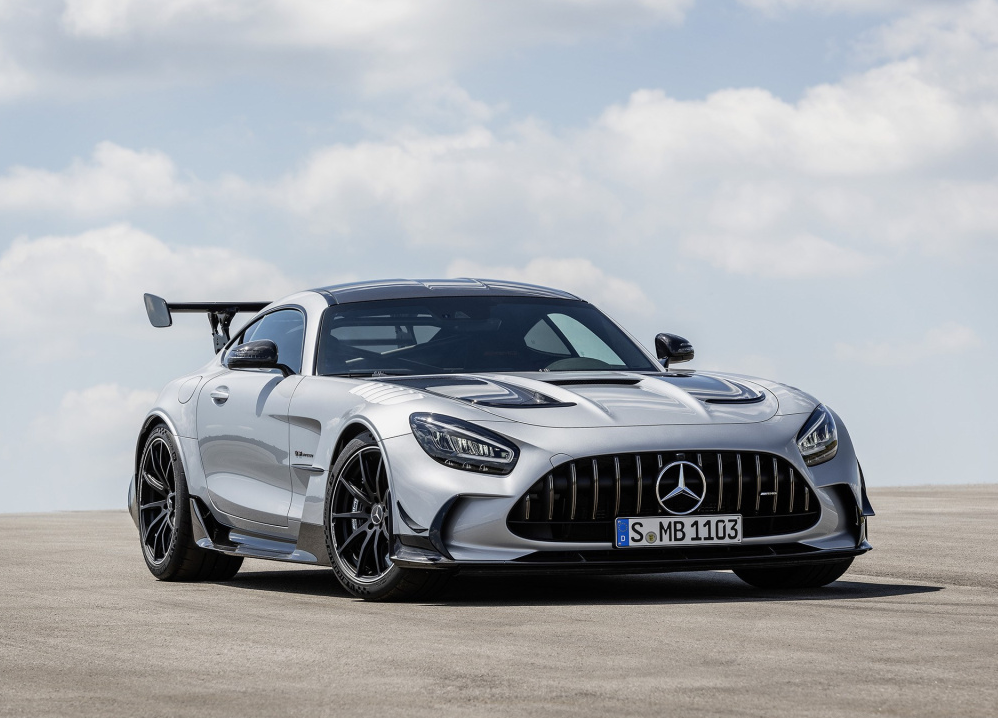 正经的奔驰gt赛车可合法上路这造型不比小牛强多了