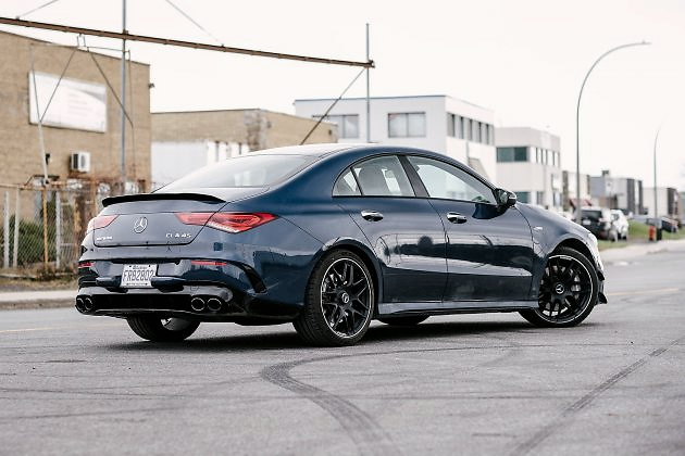 2021年奔驰amgcla45四门轿跑并非最硬核的玩具