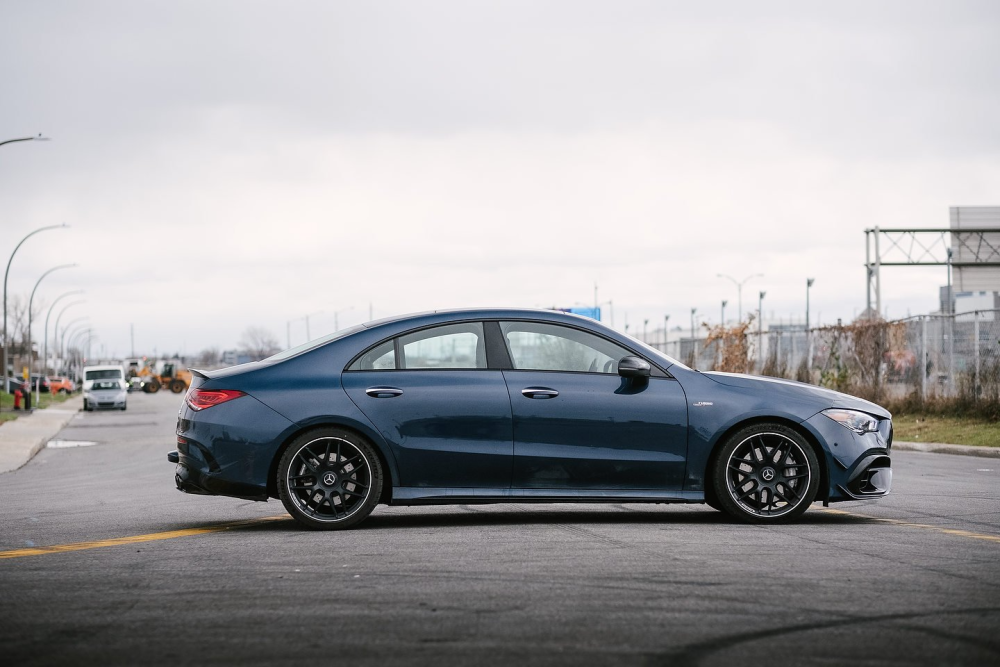 2021年奔驰amgcla45四门轿跑并非最硬核的玩具