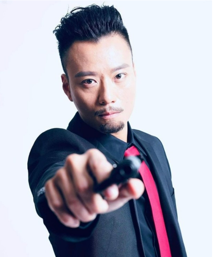 陈志健最近一部tvb剧是《刑侦日记》,他在剧中饰演尹彪,王浩信勾义嫂