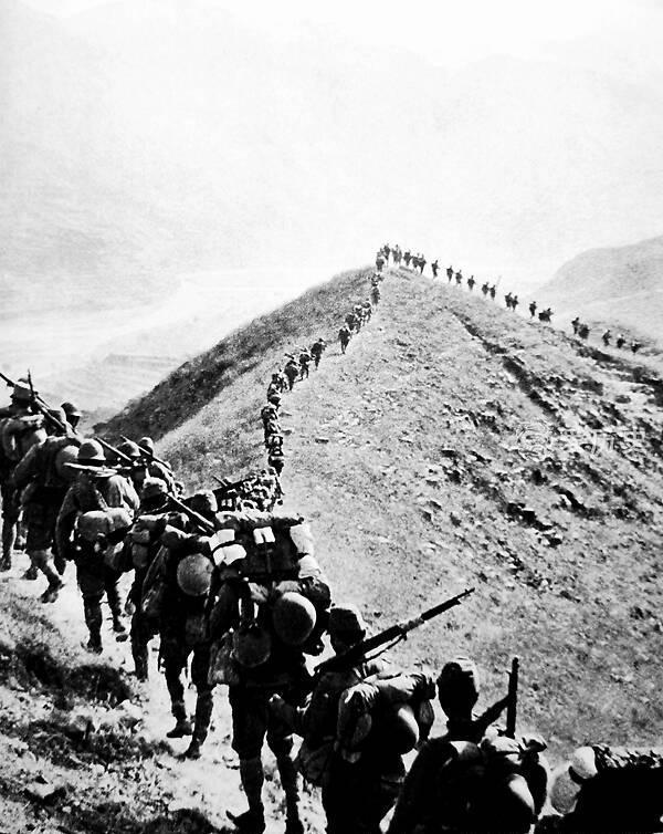 1940年百团大战,主力团5团为救1个连突围,集中24挺机枪火力压制