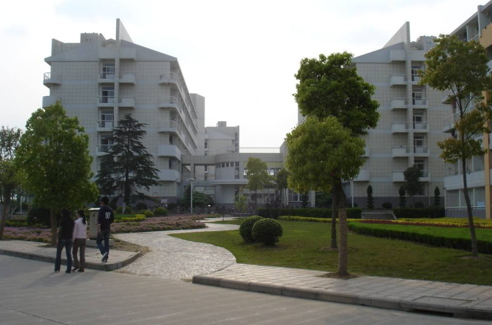 浙江大学2020考研排名_2016—2020年内地软科大学排名变化,清华北大稳居前二