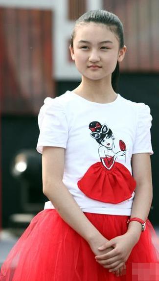 陆子艺:4岁成名,14岁"长残"被骂出国,如今美到不敢认