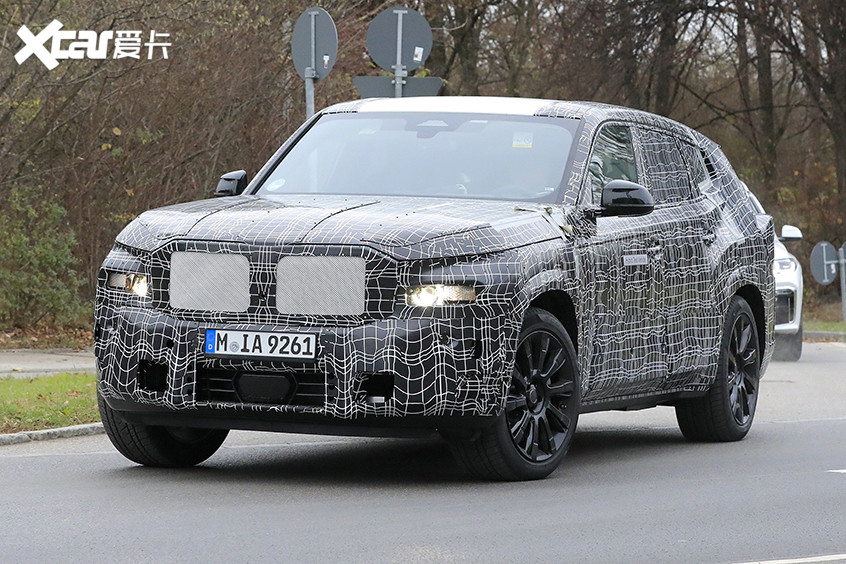 宝马x8最新路试谍照曝光定义suv新旗舰