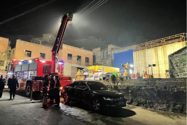 痛重庆永川煤矿事故已致18人遇难救出1名幸存者