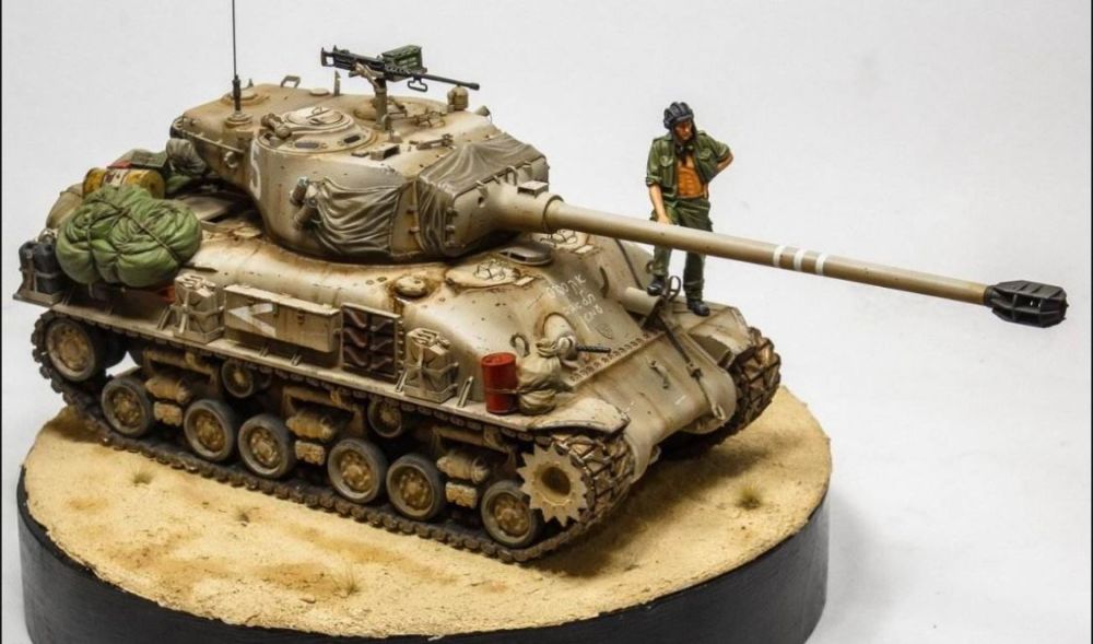 于1941年9月定型,1942年进入部队服役的m4谢尔曼坦克,可以用"应急产品