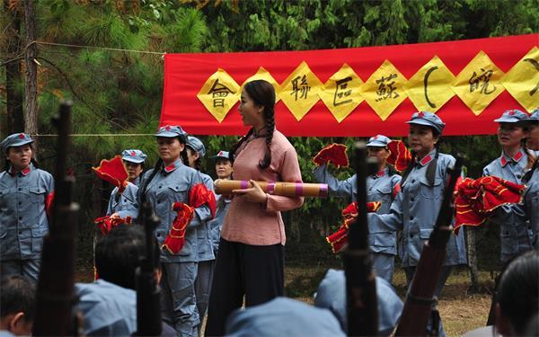 紅色題材愛情故事片《幸福山歌》12月9日全國上映