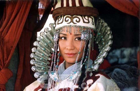 当时,也速该抢走了蔑儿乞人赤列都的妻子诃额仑,并按照蒙古人"抢亲"的