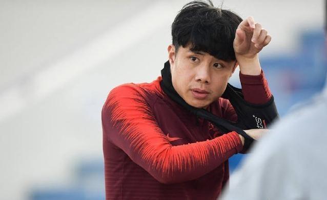 征战绿茵场17年,"中超贝克汉姆" 蒿俊闵生涯赚到了多少薪水?_腾讯新闻