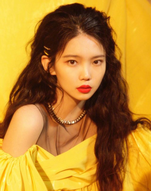 娱乐圈里的女星普遍身高在165cm以上还有少数只在160cm以下的,其实