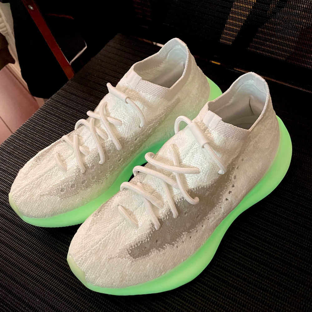 需要充电的380你玩过吗yeezyboost380白夜光