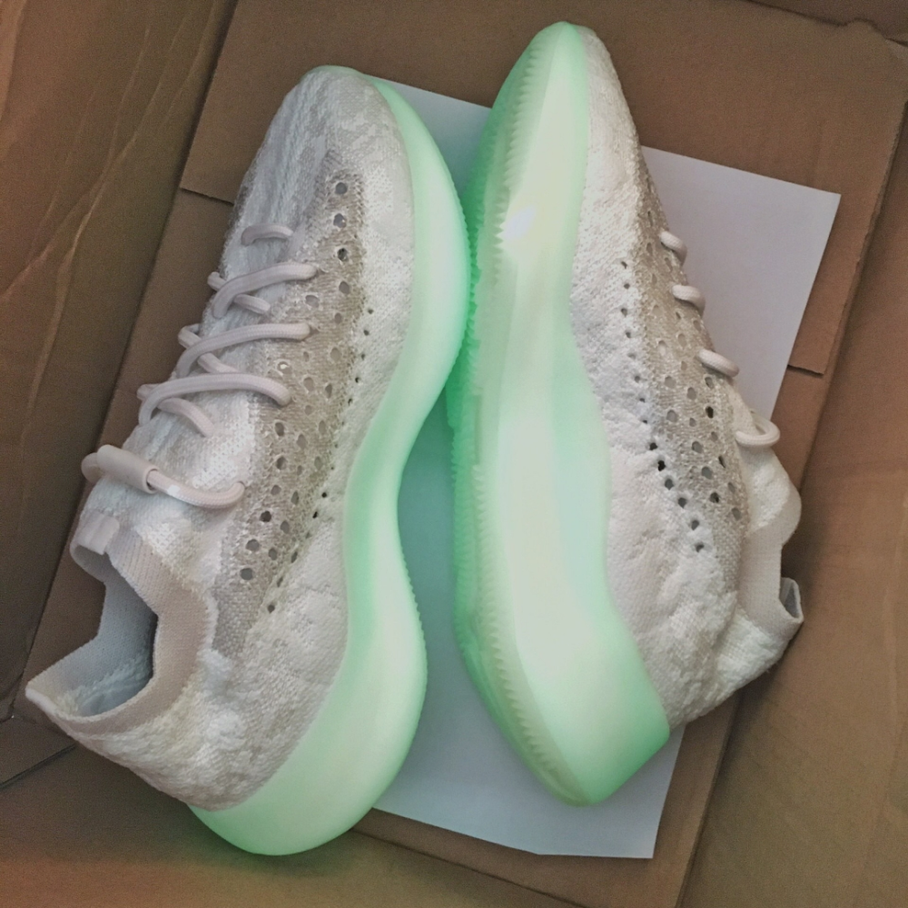 需要充电的380你玩过吗yeezyboost380白夜光