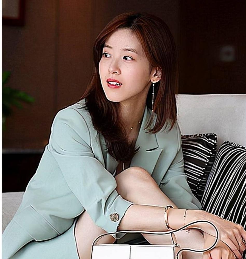 太太跟她们都不一样,这就是四川首富和前中国首富刘永好的妻子李巍