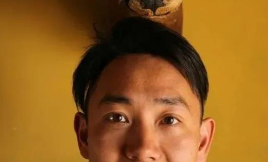 丁真爆红,离不开曾经写过15万字情书的高人|理塘文旅|丁真|杜冬|曲西