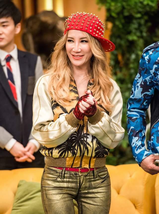 李玟为讨大16岁老公开心,接受9次人工受孕,她为何如此卑微_腾讯新闻