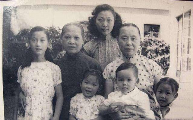 在徐志摩手里吃过亏的张幼仪却把儿媳从儿子身边给扶了起来