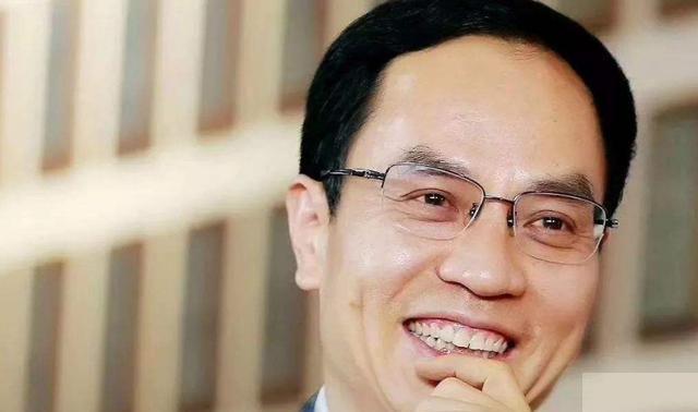 2015年李河君凭借引以为傲的汉能集团,以个人身价1655亿成为中国富豪