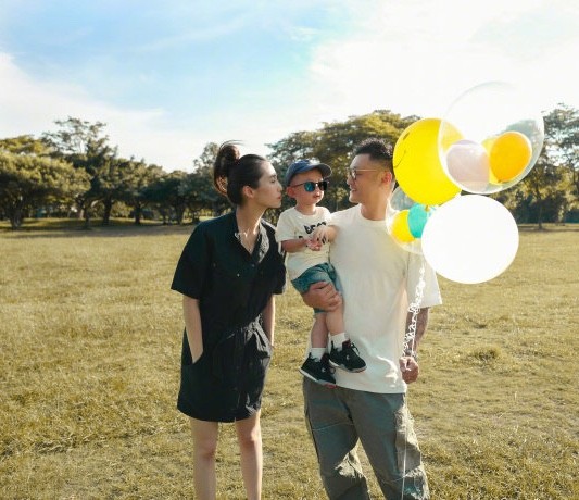 39岁余文乐二胎得女妹妹早产度过危险期发文欢迎小情人