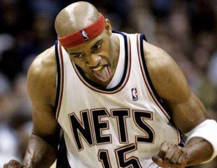 飞人老卡特,他的庆祝动作也是非常有特点的,在职业生涯这么多年,卡特