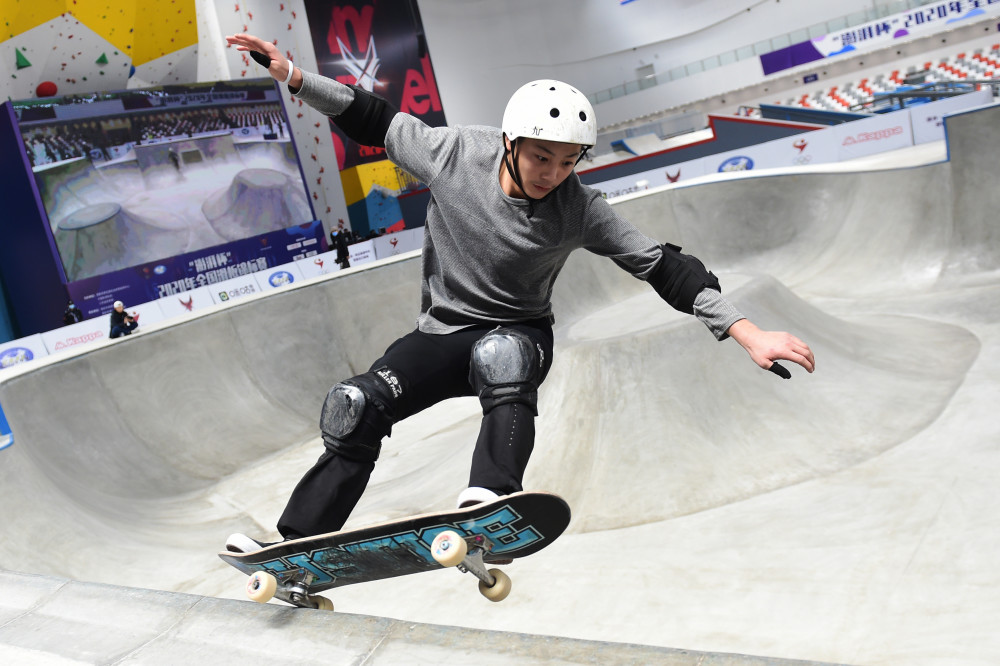 体育滑板全国锦标赛男子碗池半决赛赛况