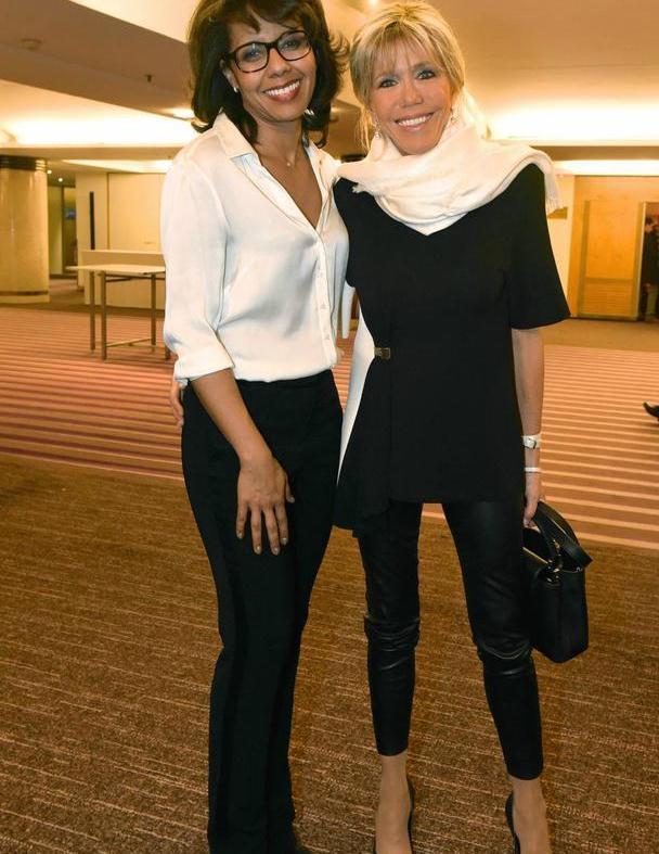 法国第一夫人泳装旧照曝光,长得太显嫩,难怪小24岁马克龙迷上她