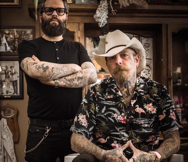 荷兰黑帮混混组团开理发店,专剪复古大油头,花臂店员变时尚icon