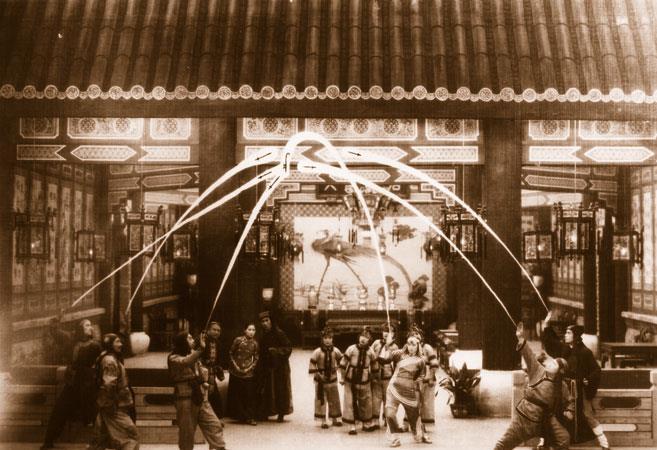 于是有了7集《火烧平阳城》,6集《火烧七星楼》,青龙寺剑峰寨,百花台