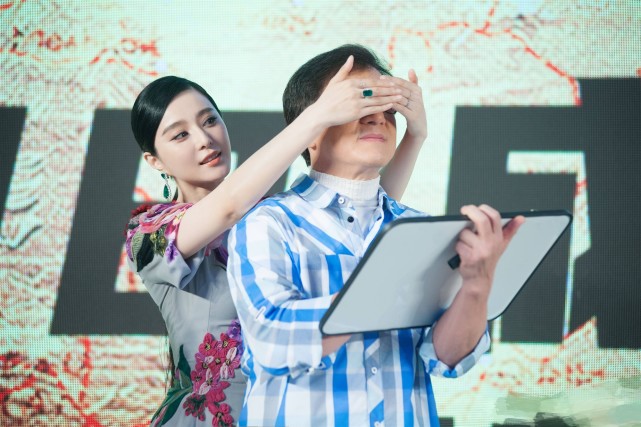 范冰冰曾用耳朵澄清和刘国梁绯闻照登意大利杂志封面精灵耳依旧抢镜