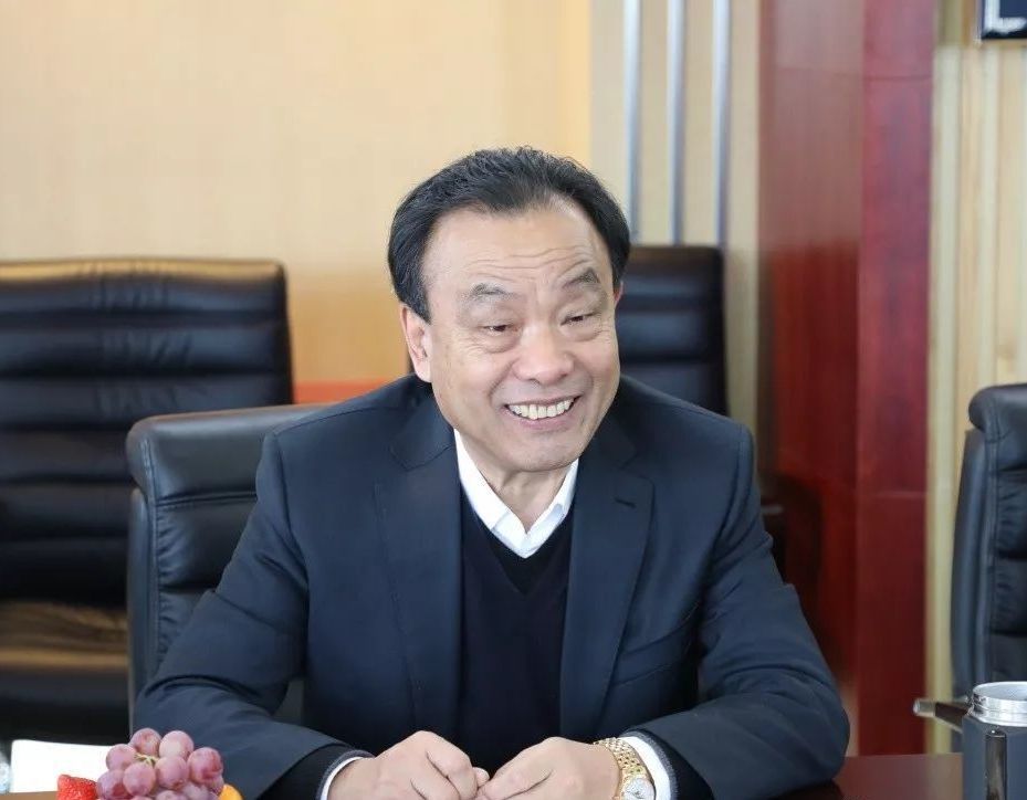 第八位,郭金树(内蒙古汇能煤电集团有限公司董事长)1991年,刘满世承包