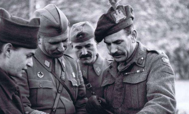 来自南斯拉夫的铁托游击队,当时德国带着意大利占领了南斯拉夫,不过