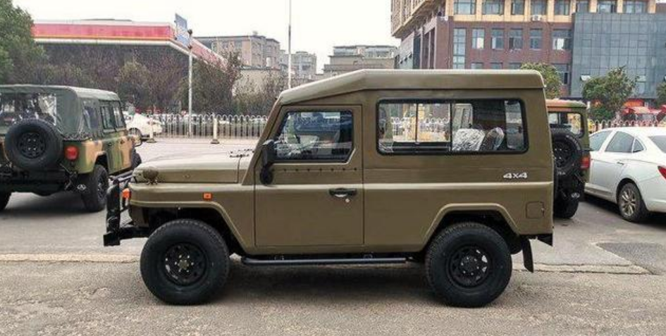 偶遇北京212双门版铁皮硬顶加高适合改越野房车