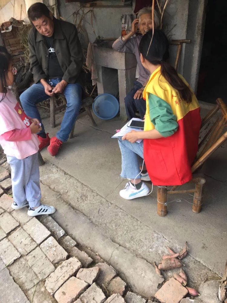 第七次人口普查普查员填写_第七次全国人口普查公报解读