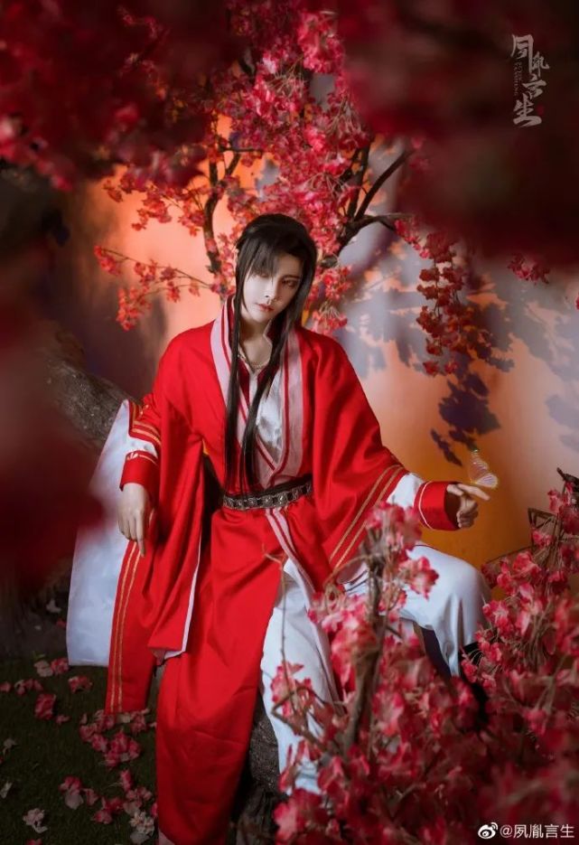 天官赐福少年花城cos一见倾心惊艳到令我心动的颜值