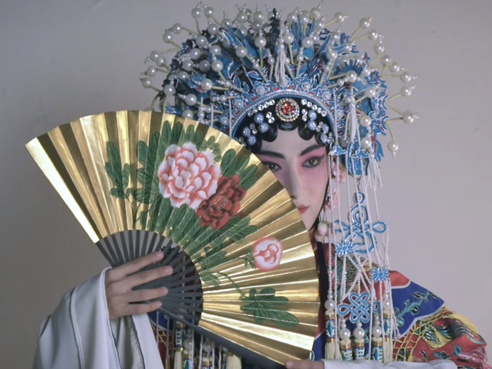 盗墓笔记最新定妆照解雨臣便装普普通通换上戏服风华绝代